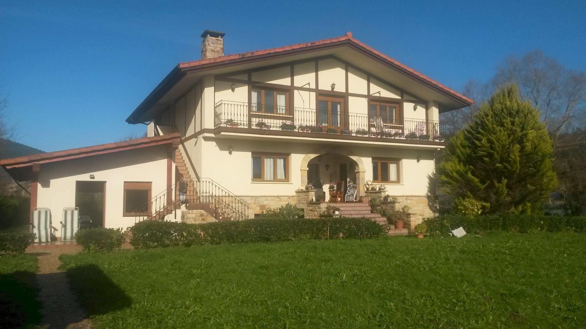 Casa Rural Ibarrondo Etxea Mungia Exterior photo
