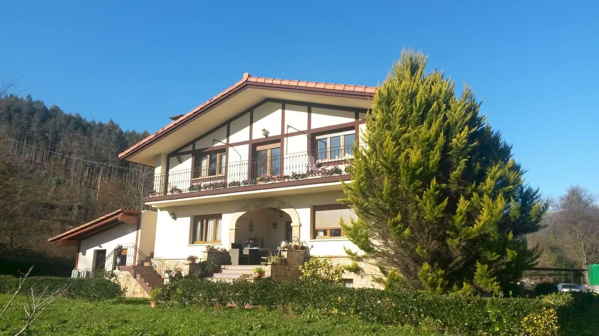 Casa Rural Ibarrondo Etxea Mungia Exterior photo